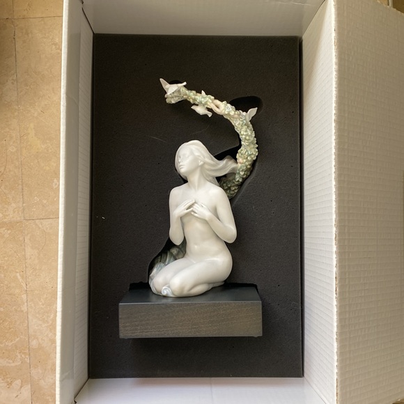 Lladro - 71078906 Figurine ADMIRATIO Breast Cancer Awareness Special Edition 🎀 - Picture 11 of 16